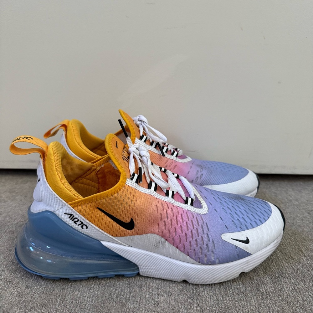 Nike Womens Air Max 270 Gradient Sneakers